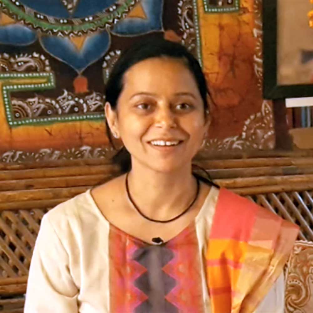 www.yoganga.org - Mandakini Puri - teacher at YogAnga Retreat at Santosh Puri Ashram
