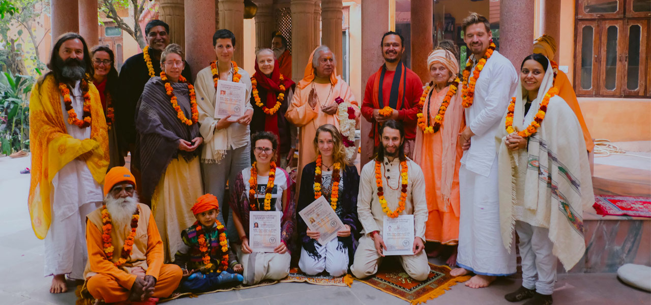 yoganga.org YogAnga Retreat at Śri Santosh Puri Ashram - 200, 300, 500 hours yoga alliance yoga teacher trainings
