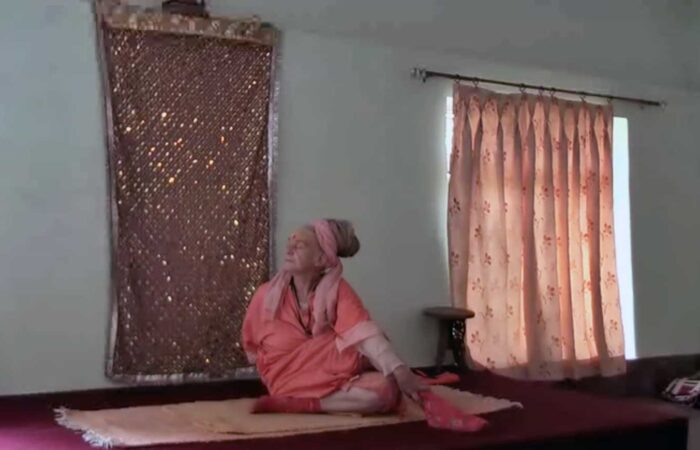 yoganga.org - YogAnga Retreat Online - Yoga with Mataji Narvada Puri - English