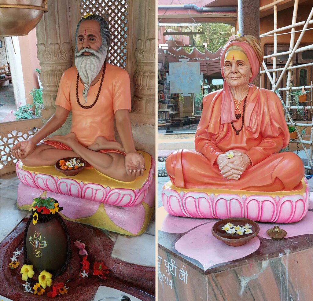 yoganga.org Santosh Puri Ashram samadhi murti (statues) in honour of Santosh Puri Babaji and Narvada Puri Mataji